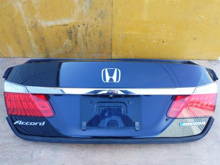 Крышка багажника Хонда Аккорд в Кемерово 50872